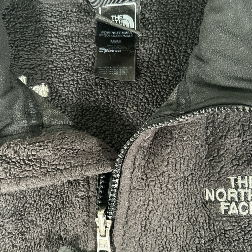 The North Face Womens Black Zip Fleece Jacket Fuzzy Fleece Sz Medium Distressed - Picture 2 of 5
